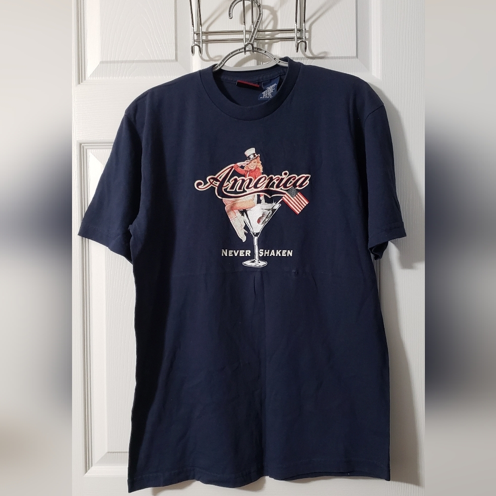 Vintage Men's "America Never Shaken" Short Sleeve Crew Neck T-Shirt